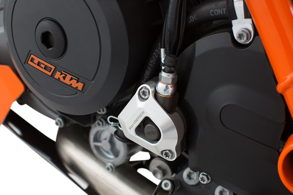 Протектор за помпа съединител SW-MOTECH CLUTCH SLAVE CYL GUARD ADVENTURE 1050 ABS