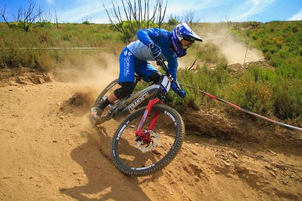 Преден спирачен диск MTB DB004W