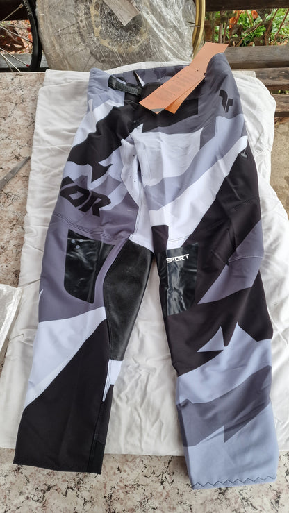 Професионален Ендуро панталон THOR Pulse – Grey/Black Camo