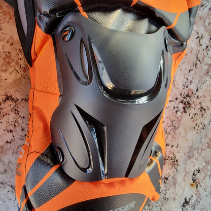Мотокрос и Ендуро Наколенки Cuirassier K01 Pro – Защитни Протектори за Мотор