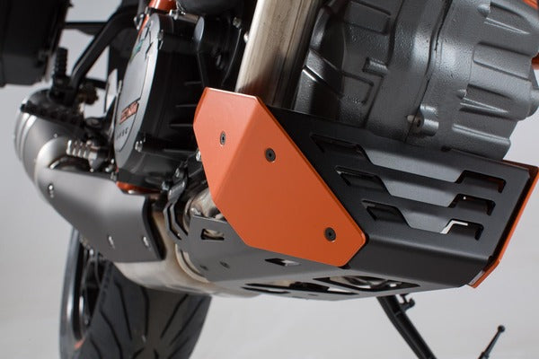 Протекторна тава за двигател SW-MOTECH FRONT SPOILER SUPER DUKE 1290 GT ABS 23