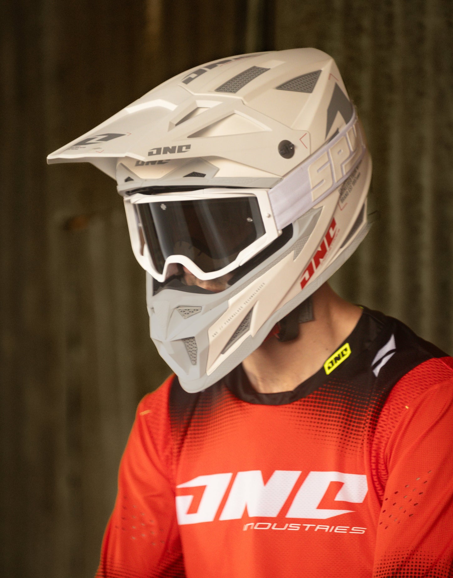 Мотокрос каска ONE INDUSTRIES X-297 FOCUS WHITE/GRAY