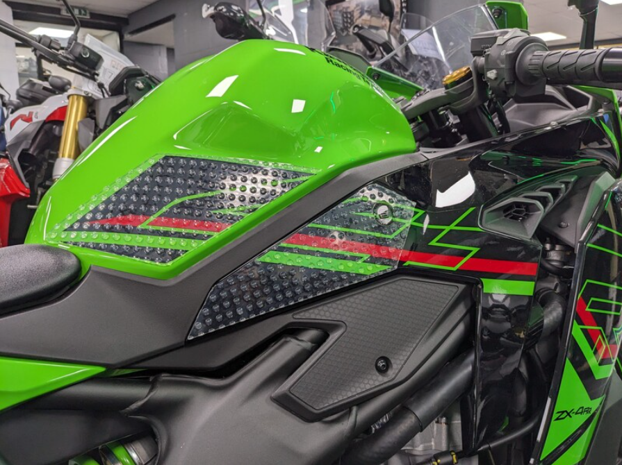 Протектор за резервоар R&amp;G RACING Eazi-Grip Evo Tank Traction Pads Set - Clear Kawasaki ZX-4RR 23-25
