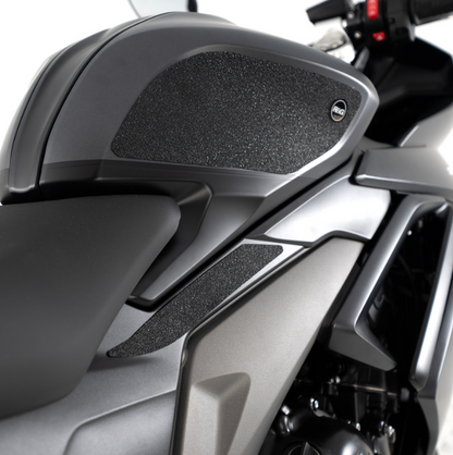 Протектор за резервоар R&amp;G RACING Tank Traction Grips BLACK Triumph Daytona 660 24-25