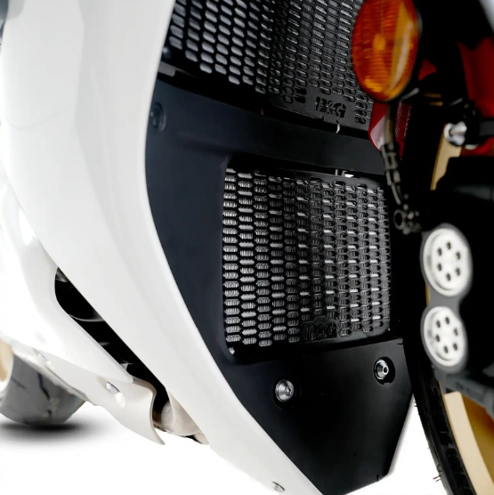 Протектор за маслен радиатор R&amp;G RACING Oil Cooler Guard BLACK Yamaha R1 15-24