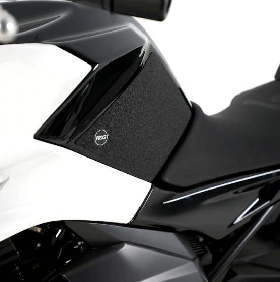 Протектор за резервоар R&amp;G RACING Tank Traction Pads (Set 2 Pieces) - Black CFMOTO 650NK 22-24