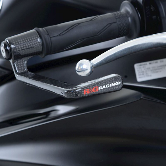 Протектори за кормило R&amp;G RACING Brake Lever Guard - Carbon Triumph Trident 660 21-25