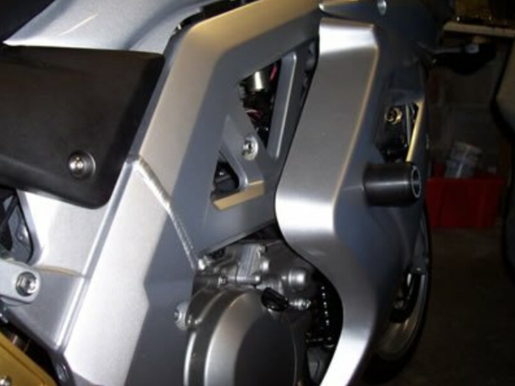 Краш тапи R&amp;G RACING Classic Crash Protectors (swingarm pivot mount) Black Suzuki SV650 Full Faired 03-12