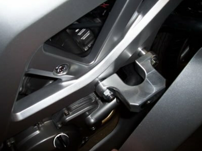 Краш тапи R&amp;G RACING Classic Crash Protectors (swingarm pivot mount) Black Suzuki SV650 Full Faired 03-12