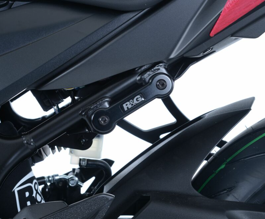 Стойка за генерация R&amp;G RACING Rear Footrest Blanking Plate Kit Black Suzuki GSX-S750 17-21