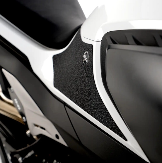 Протектор за резервоар R&amp;G RACING Tank Traction Pads (Set 2 Pieces) - Black CFMOTO 800NK SPORT 23-25 / ADVANCED 23-24