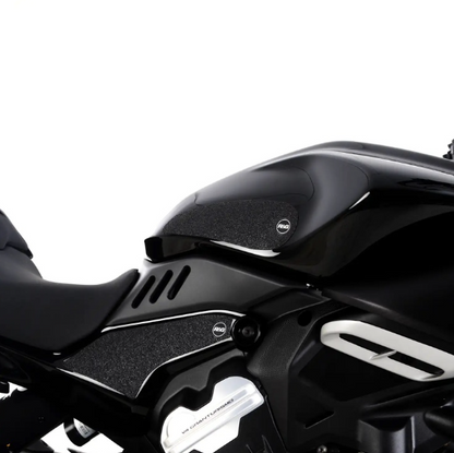 Протектор за резервоар R&amp;G RACING Tank Traction Pads Set 4 Pieces Black Ducati Diavel V4 23-25