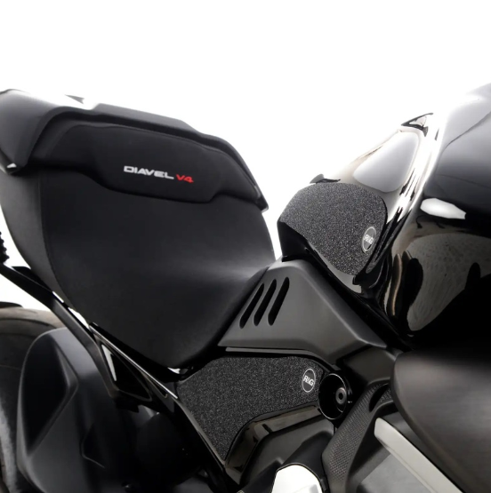 Протектор за резервоар R&amp;G RACING Tank Traction Pads Set 4 Pieces Black Ducati Diavel V4 23-25