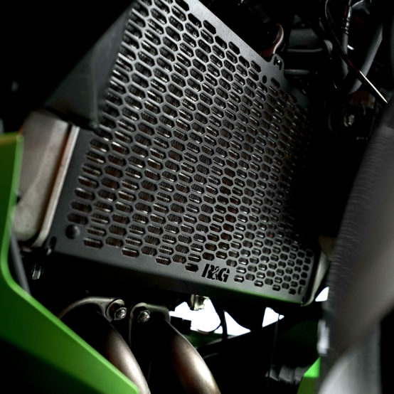 Протектор за радиатор R&amp;G Pro Radiator Guard (2 pieces) Kawasaki Ninja 7 / Z 7 Hybrid 24 26