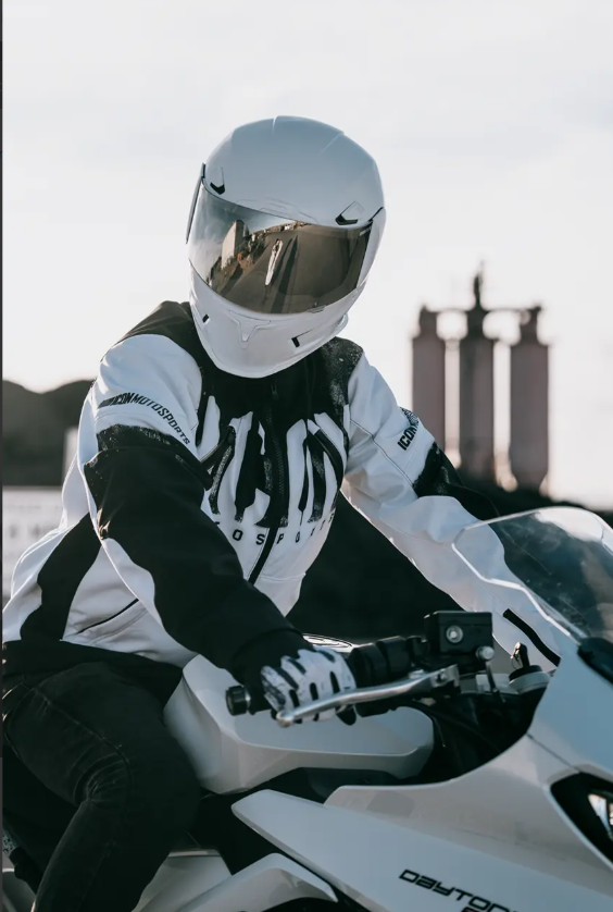 Каска ICON Airframe Pro™ WHITE GLOSS