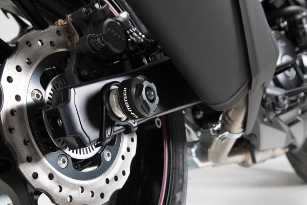 Краш тапи за остта SW-MOTECH REAR AXLE SLIDER GSX-S 750