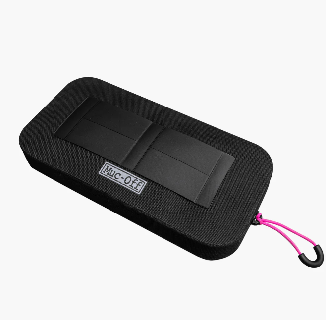 Водоустойчив калъф за аксесоари Muc-Off Waterproof Essentials Case - Black