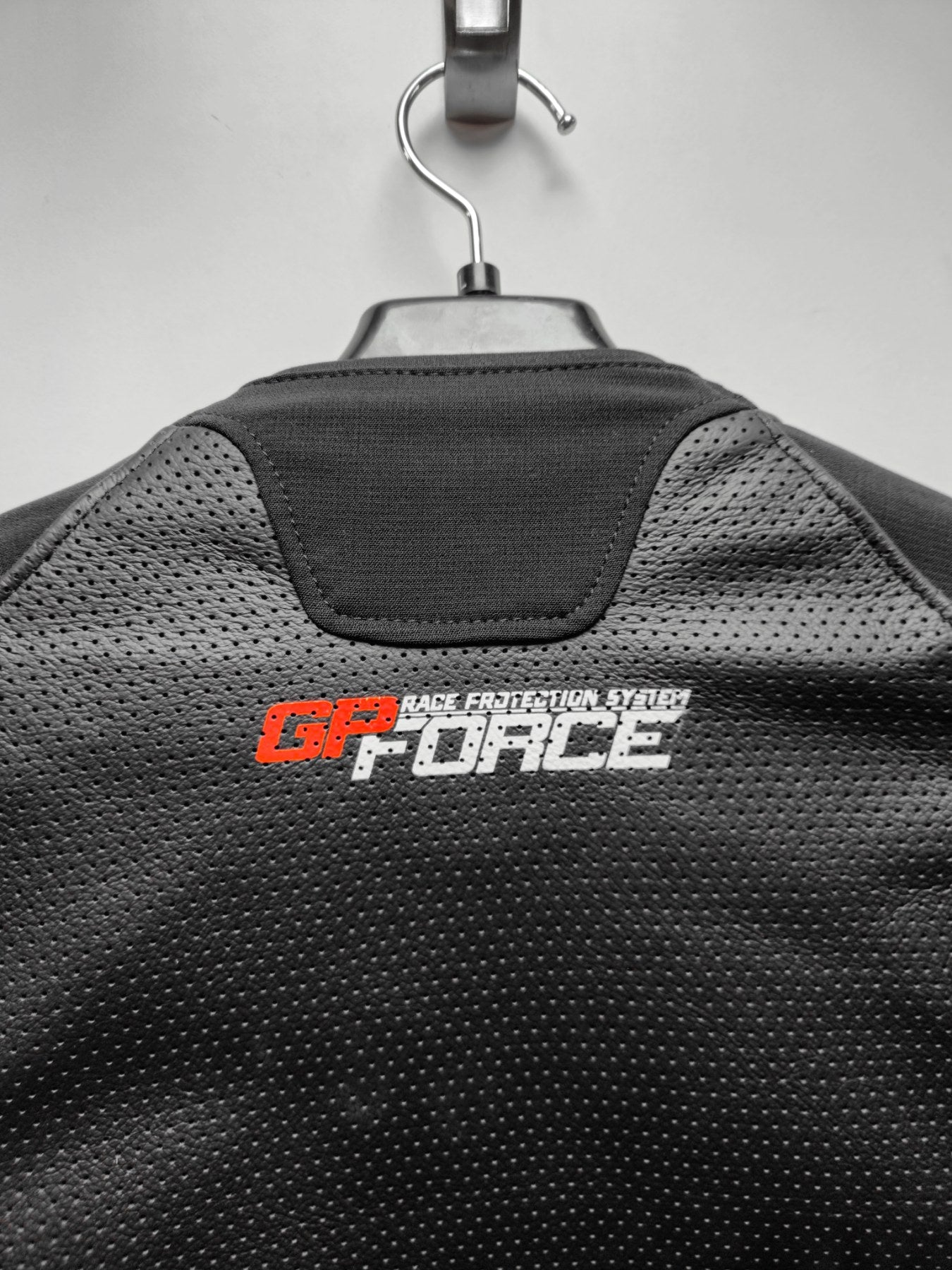 Кожено мото яке ALPINESTARS GP Force Airflow BWR ZJ08032401