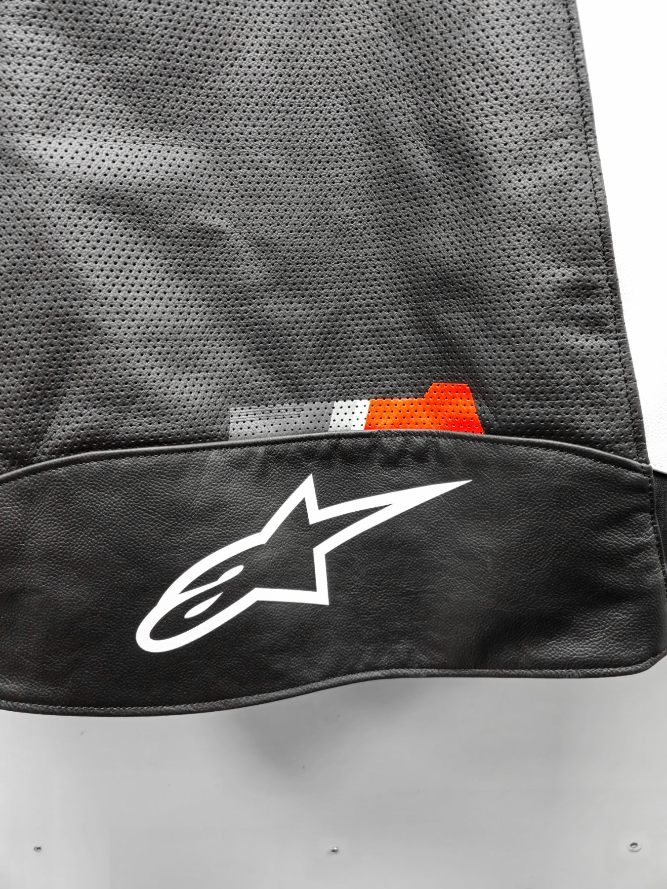 Кожено мото яке ALPINESTARS GP Force Airflow BWR ZJ08032401